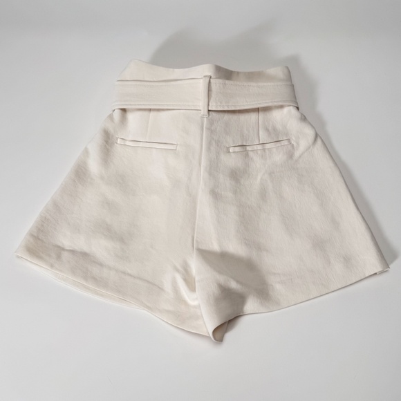 π€ Aritzia Wilfred Paperbag Shorts β Light Birch β Size 6 β Retail: $100 - Picture 9 of 10